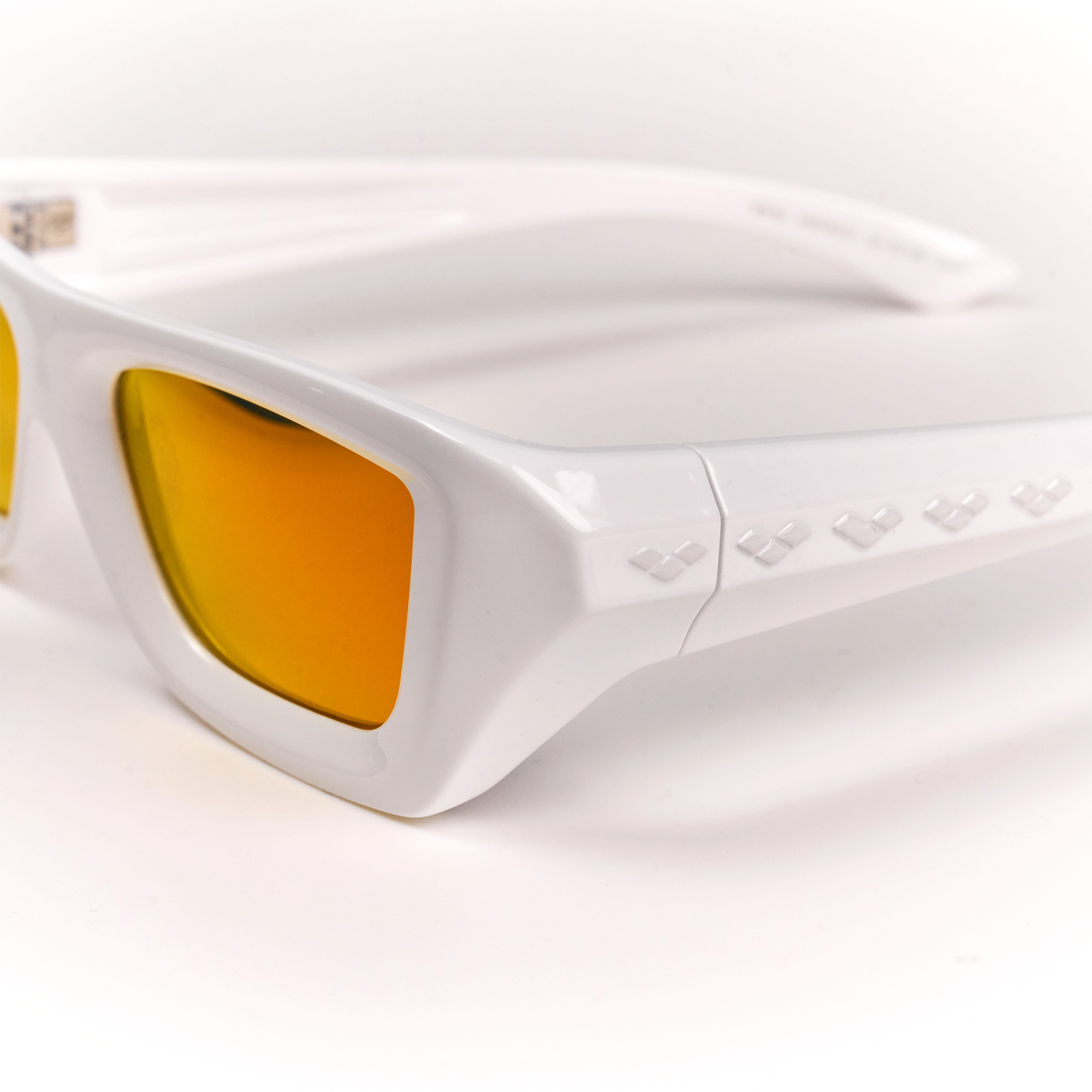 FLYWAVE-Arena Eyewear by FLUXUS