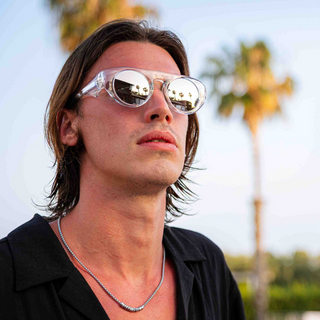 Diamanta#Color_Montatura Silver Surfer con Lente Silver Mirror